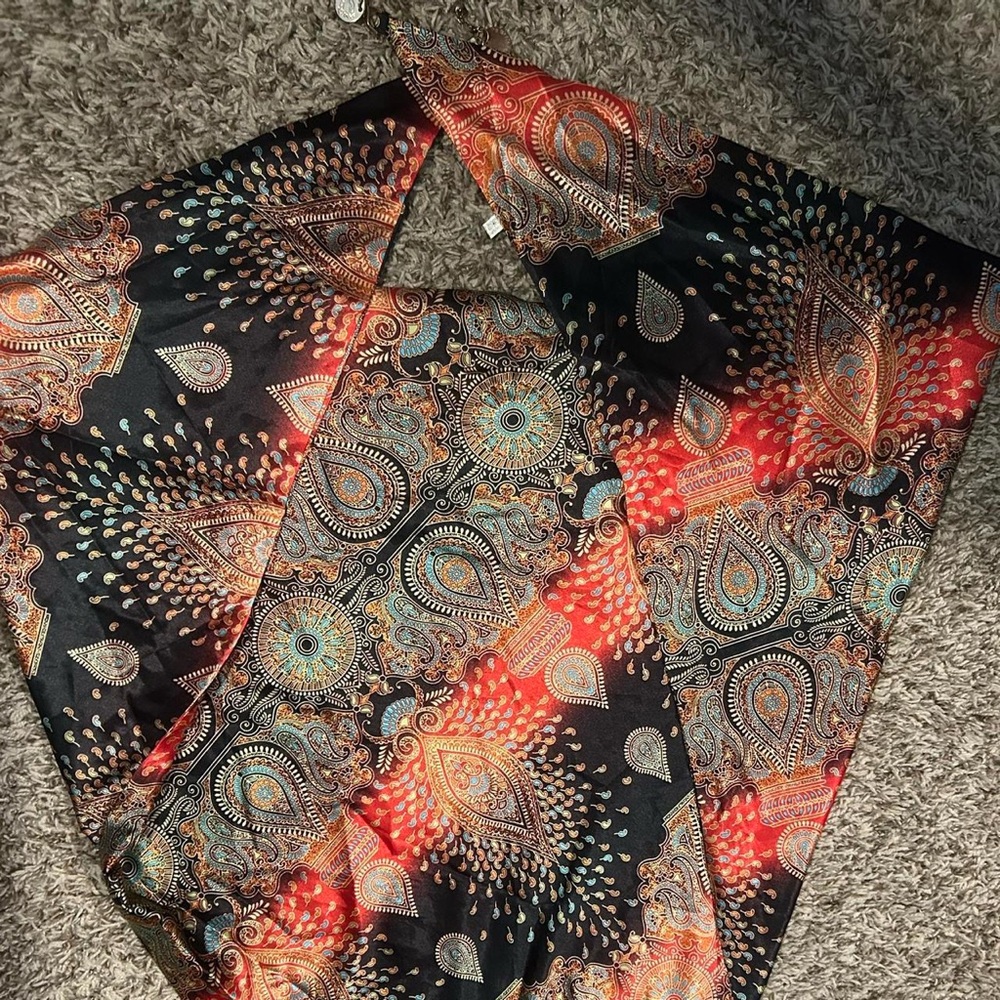 Paisley Patterned Scarf - Picture 7 of 8